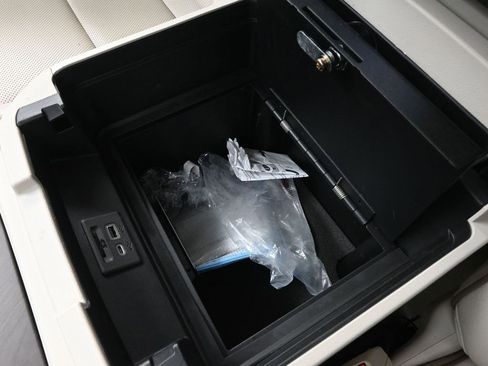 Used 2021 GMC Yukon Denali w/ LPO, Illumination Package image 24