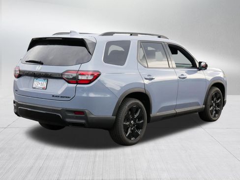 Certified 2026 Honda Pilot Black Edition image 7