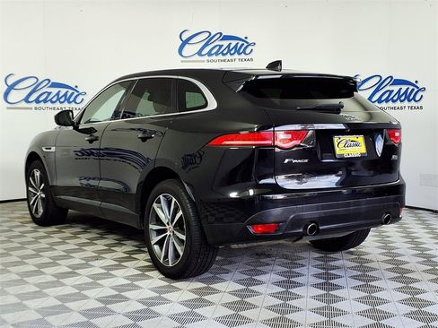 Used 2017 Jaguar F-PACE Prestige image 2