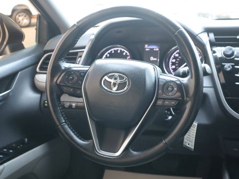 Used 2020 Toyota Camry SE image 14