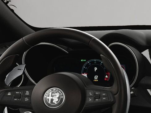 New 2025 Alfa Romeo Stelvio Sprint AWD/4WD image 18