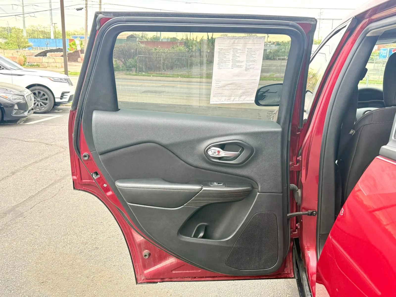 Used 2014 Jeep Cherokee Sport FWD image 16