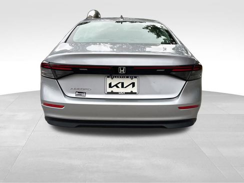 Used 2023 Honda Accord EX image 4