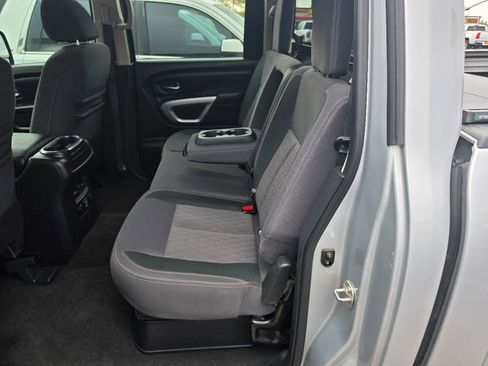 Used 2020 Nissan Titan SV w/ SV Convenience Package image 29