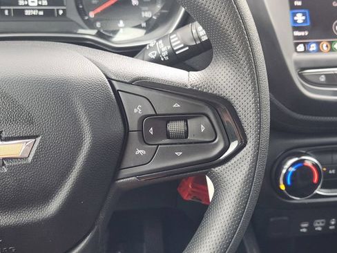 Used 2023 Chevrolet TrailBlazer LS FWD image 29