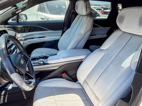 Certified 2024 Cadillac Lyriq Luxury RWD image 7