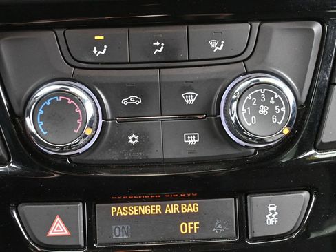 Used 2022 Buick Encore Preferred w/ Safety Package image 16