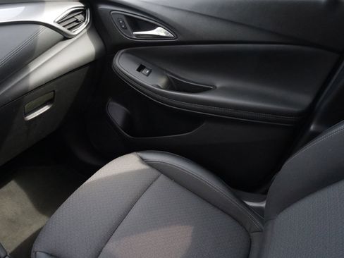 Used 2023 Buick Envision Essence image 9