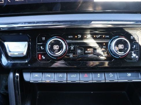 Used 2023 GMC Sierra 1500 AT4 w/ AT4 Premium Package image 24