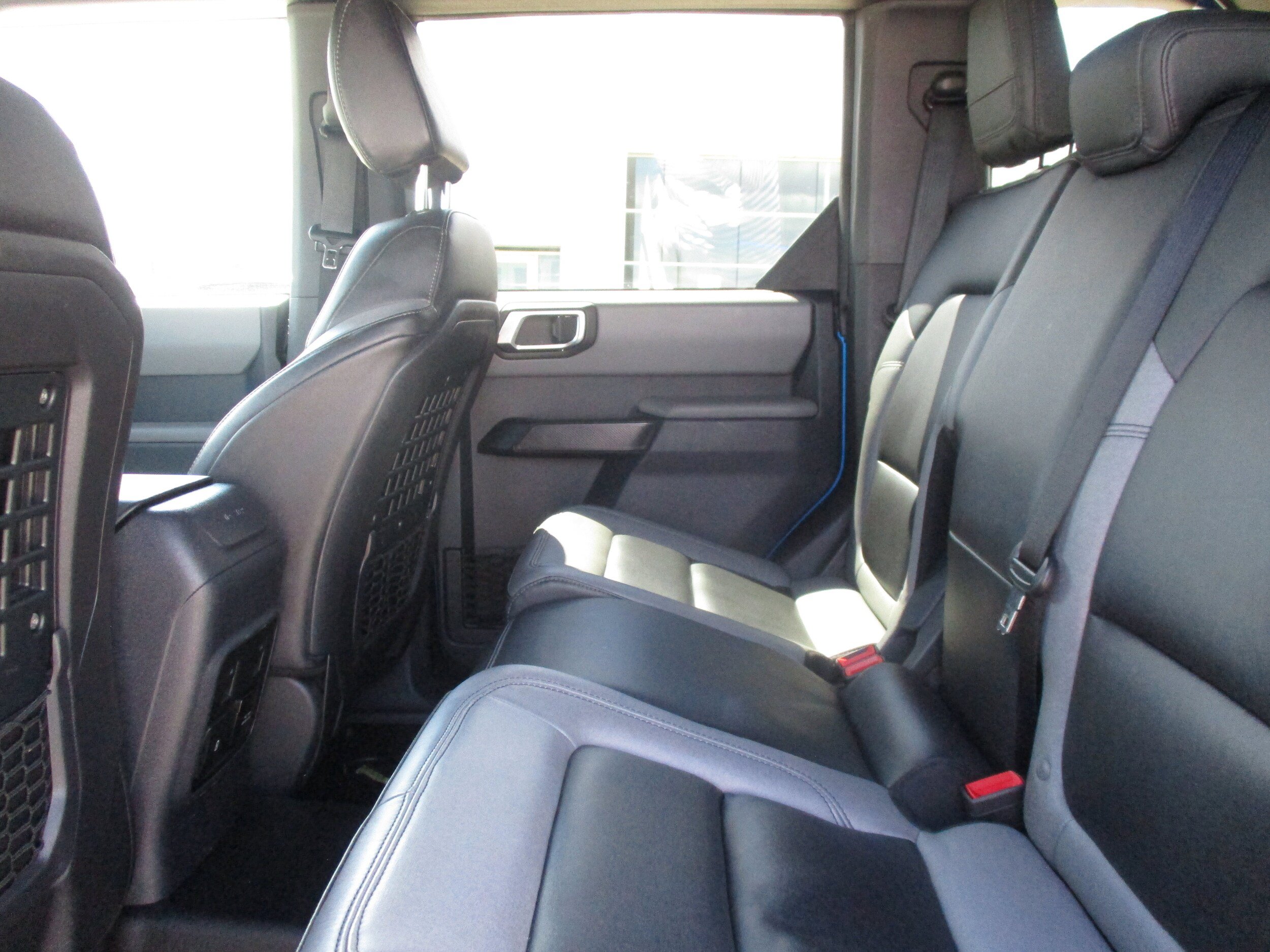 Used 2023 Ford Bronco Big Bend w/ Sasquatch Package AWD/4WD image 39