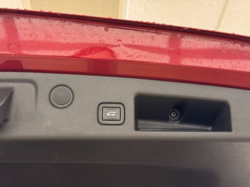 Used 2020 Chevrolet Equinox Premier image 26