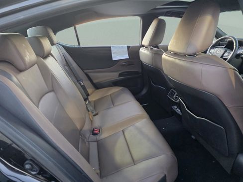 Used 2024 Lexus ES 350 w/ Premium Package image 17