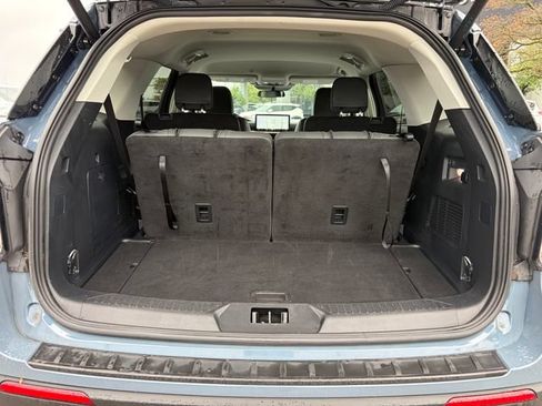 Used 2025 Ford Explorer Active w/ Active Comfort Package RWD image 18