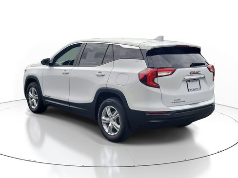 Used 2024 GMC Terrain SLE FWD image 5