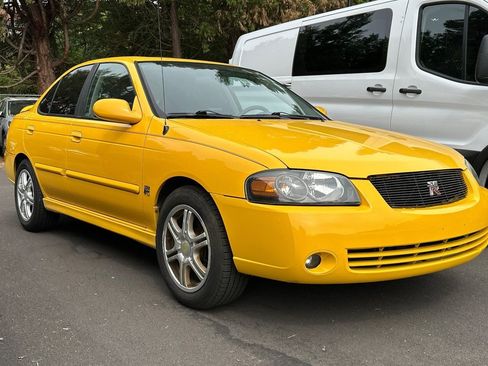 Used 2006 Nissan Sentra SE-R w/ (J01) Sunroof Pkg FWD image 2