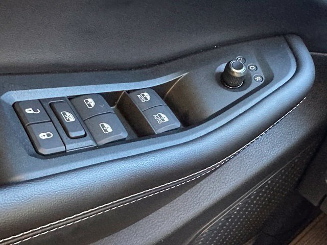 Used 2025 Jeep Grand Cherokee L Altitude AWD/4WD image 17