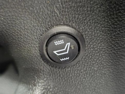 Used 2025 Chevrolet TrailBlazer LT AWD/4WD image 16