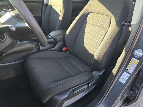 Used 2025 Honda HR-V LX image 27