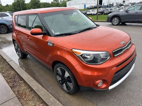 Used 2018 Kia Soul + FWD image 2
