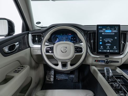 New 2026 Volvo XC60 B5 Ultra w/ Protection Package Premier image 17
