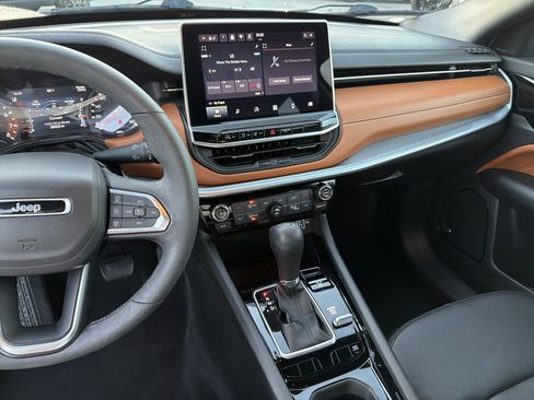 Used 2024 Jeep Compass Limited w/ Sun and Sound Group image 29