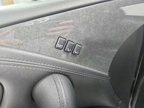 Used 2023 Nissan Armada SL w/ Midnight Edition Package image 21