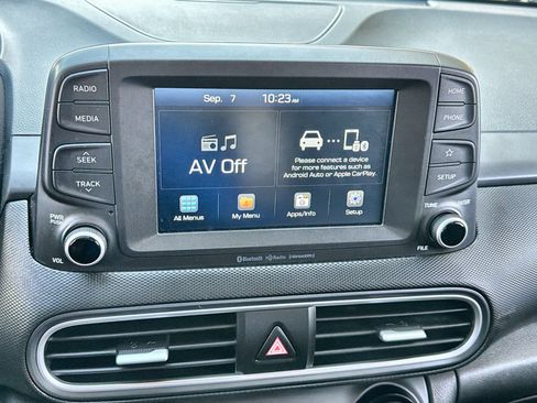 Used 2018 Hyundai Kona Limited FWD image 16