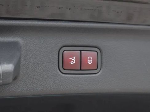 Used 2024 Mercedes-Benz S 500 4MATIC image 39