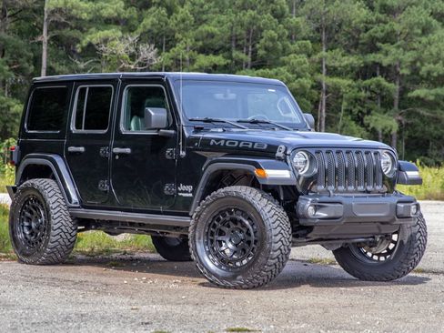 Used 2018 Jeep Wrangler Unlimited Sahara w/ Quick Order Package 24M Moab AWD/4WD image 3