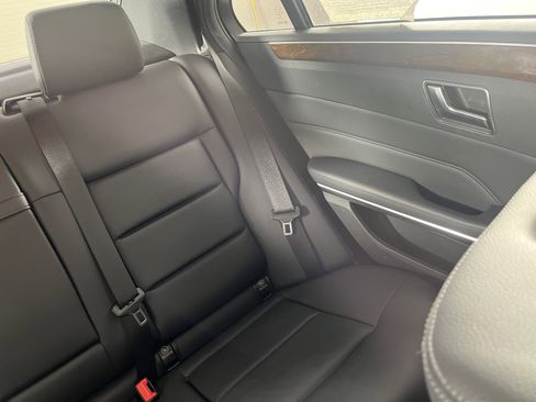 Used 2016 Mercedes-Benz E 350 4MATIC Sedan image 24