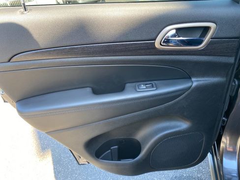 Used 2014 Jeep Grand Cherokee Laredo image 22