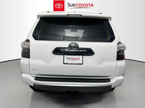 Used 2024 Toyota 4Runner TRD Off-Road Premium w/ Moonroof Package AWD/4WD image 4