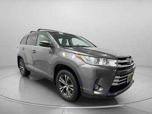 Used 2019 Toyota Highlander Plus image 6