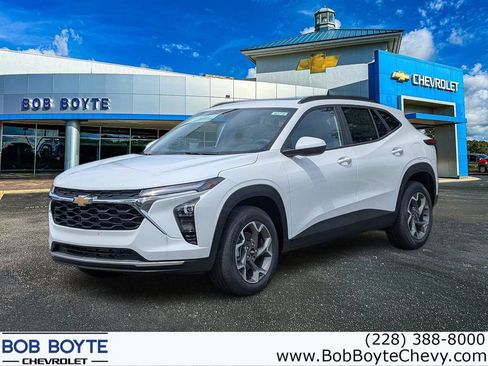 New 2026 Chevrolet Trax LT w/ Sunroof Package FWD image 1