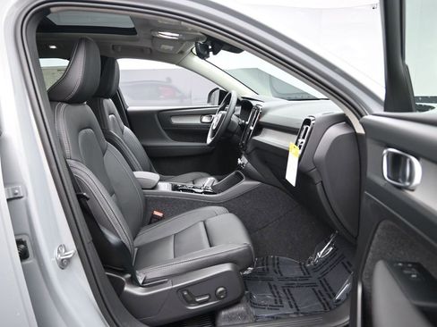 New 2026 Volvo XC40 B5 Plus w/ Protection Package Premier image 26