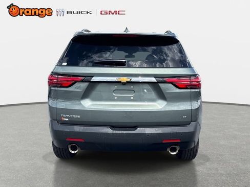 Used 2022 Chevrolet Traverse LT FWD image 4