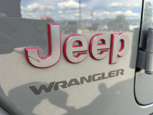 Used 2019 Jeep Wrangler Rubicon AWD/4WD image 12
