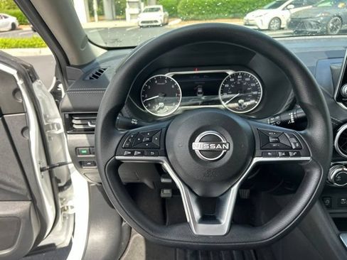 Used 2025 Nissan Sentra SV FWD image 18