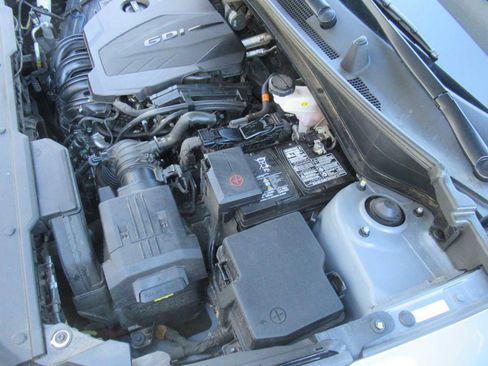 Used 2023 Kia Sportage EX image 13