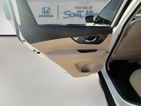Used 2019 Nissan Rogue SV w/ Sun & Sound Touring Package FWD image 25