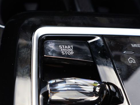 New 2026 BMW 760i xDrive w/ Executive Package image 29