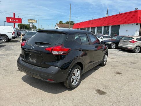 Used 2020 Nissan Kicks S FWD image 4