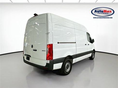 Used 2025 Mercedes-Benz Sprinter 2500 image 2