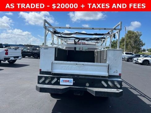 Used 2022 RAM 2500 Tradesman w/ Chrome Appearance Group RWD image 3