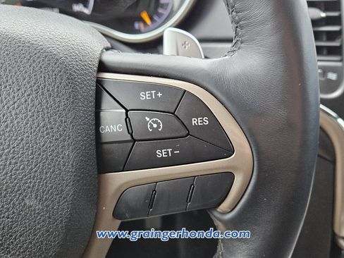 Used 2017 Jeep Grand Cherokee Laredo image 20