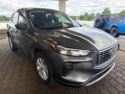 Certified 2023 Ford Escape Active AWD/4WD image 4