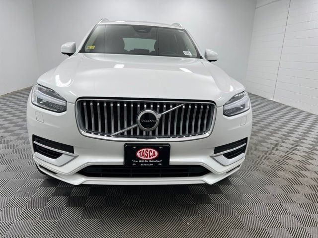 Used 2024 Volvo XC90 T8 Plus w/ Protection Package Premier AWD/4WD image 3