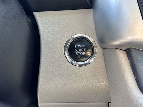 Used 2018 Toyota Highlander XLE image 23