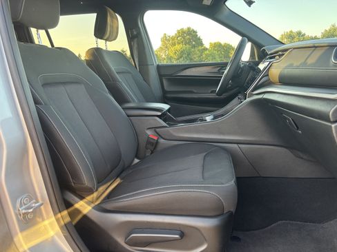 Used 2025 Jeep Grand Cherokee L Laredo RWD image 25