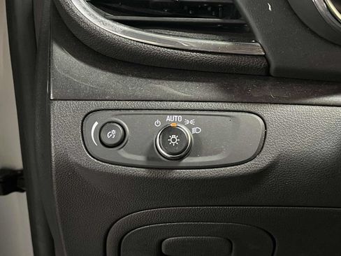 Used 2020 Buick Encore Preferred w/ Safety Package FWD image 21